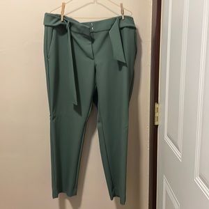 Loft green fitted dress pants 14 Julie (curvy)